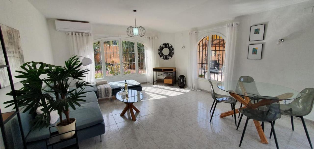 Cheerful 2-Bedroom Villa With Private Pool Калпе Екстериор снимка
