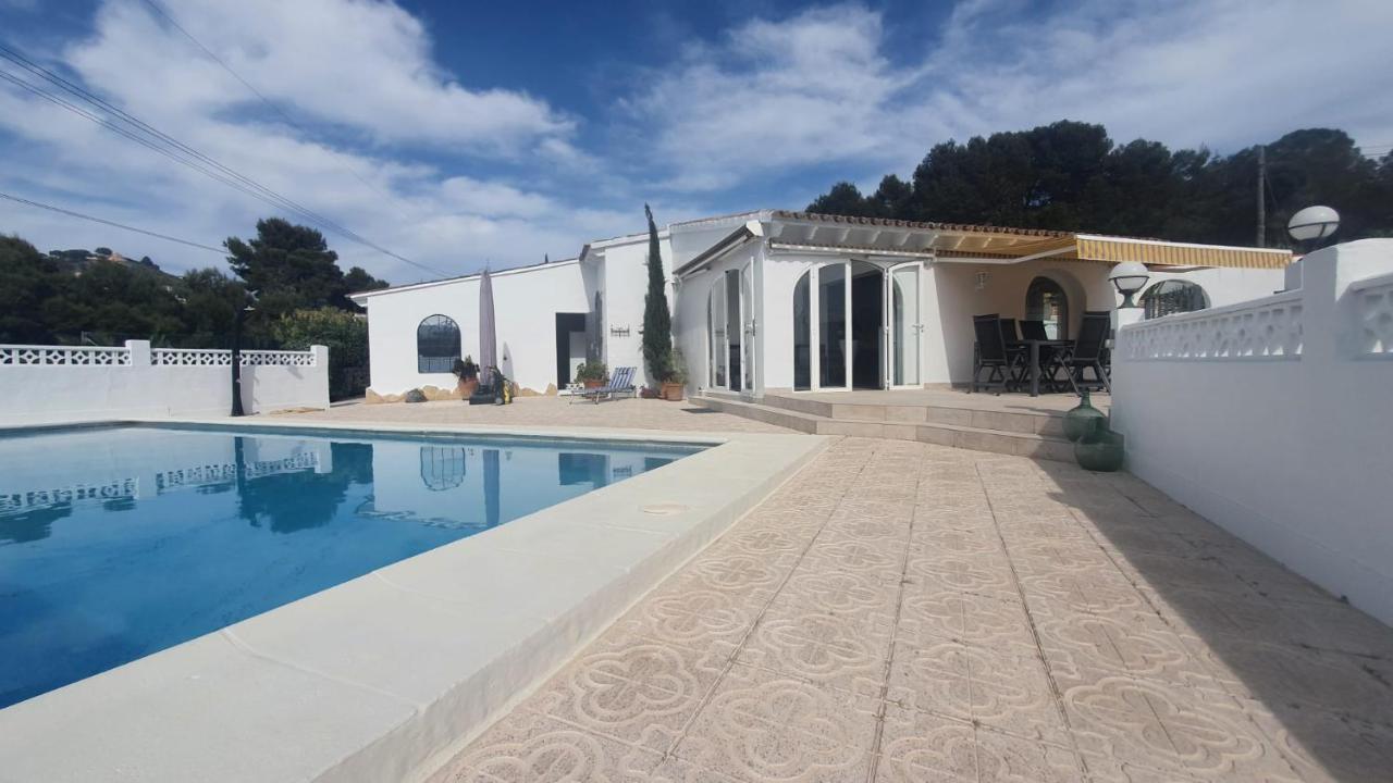 Cheerful 2-Bedroom Villa With Private Pool Калпе Екстериор снимка